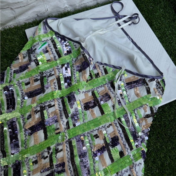 Veronica Beard Cherie Dress
SIZE 4 women sequins bodycon party Midi dress - Picture 10 of 13